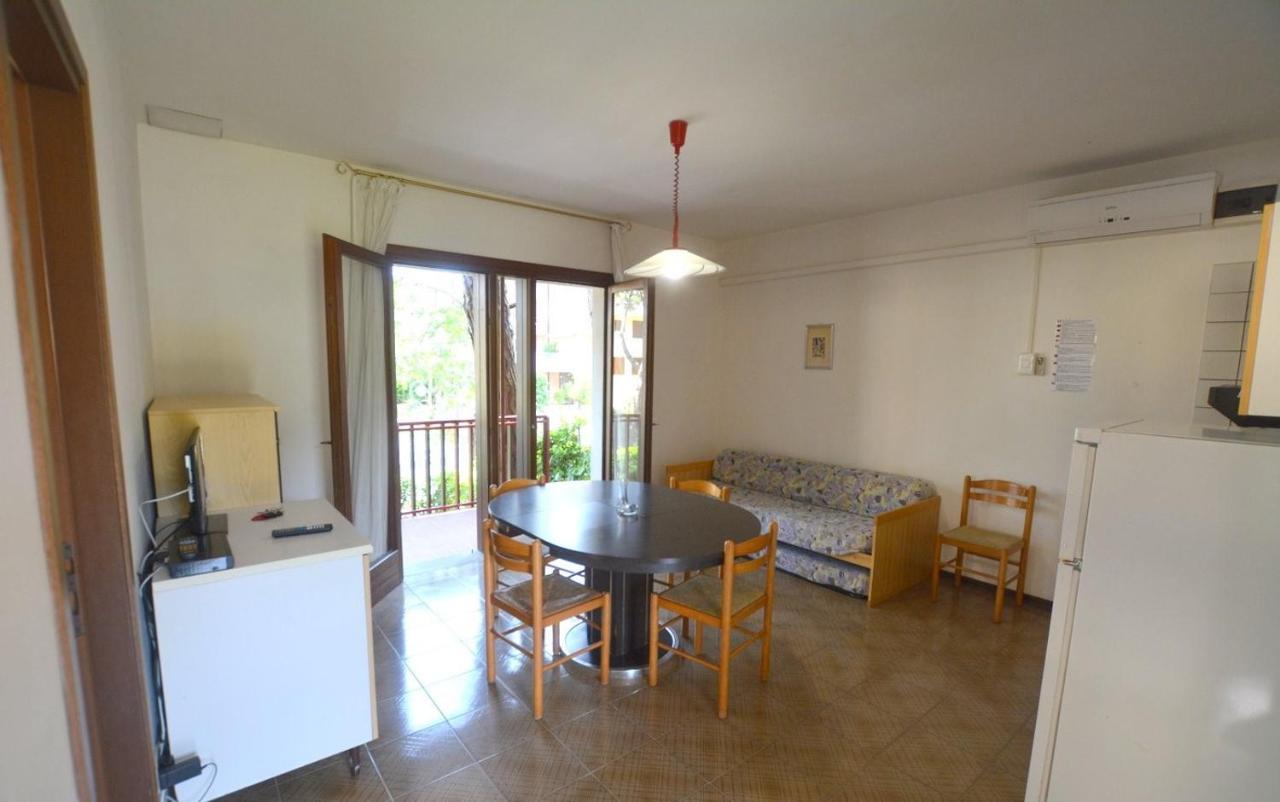 Апартаменты Flat In Lignano Pineta Линьяно-Саббьядоро Экстерьер фото