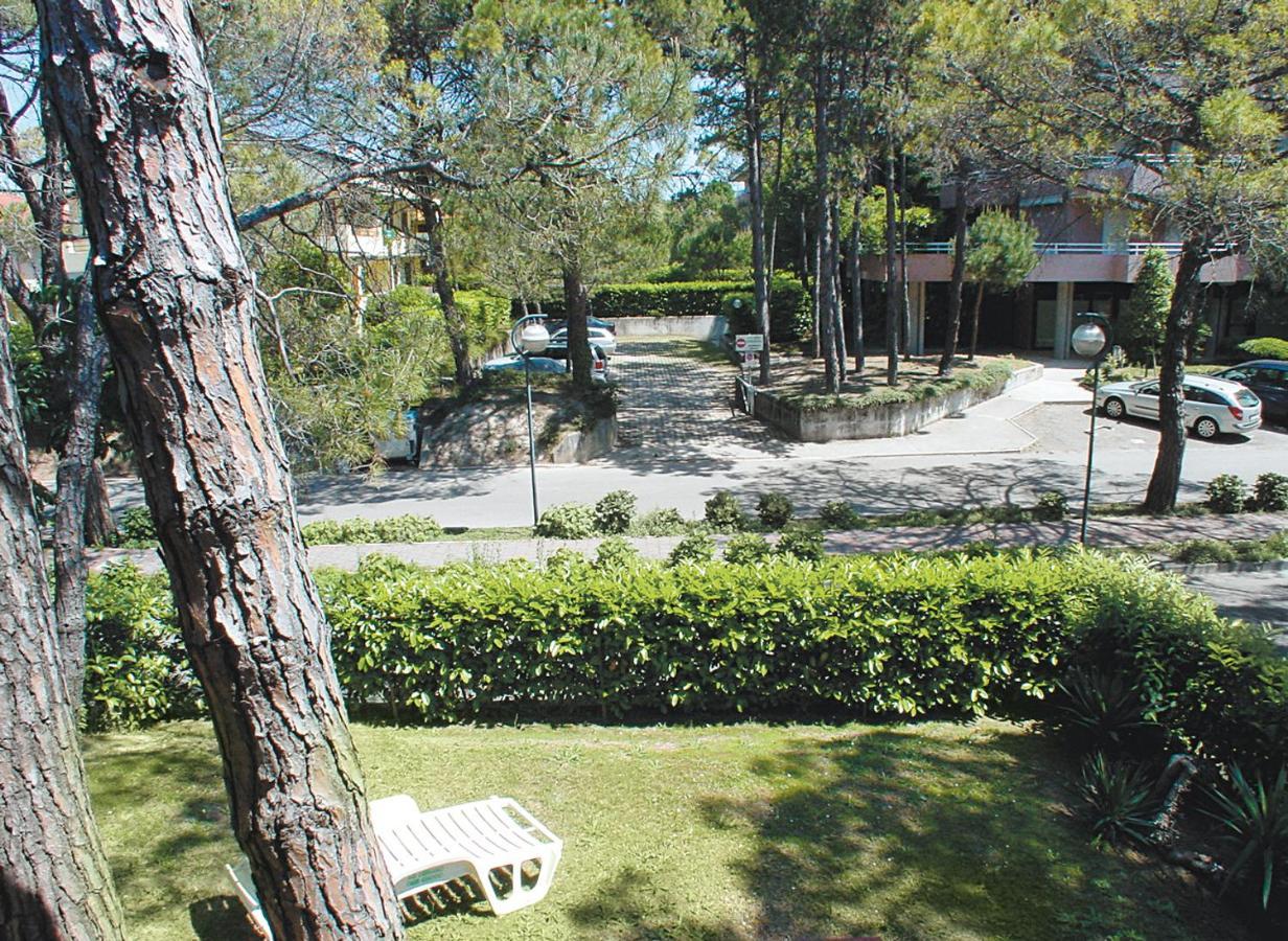 Апартаменты Flat In Lignano Pineta Линьяно-Саббьядоро Экстерьер фото