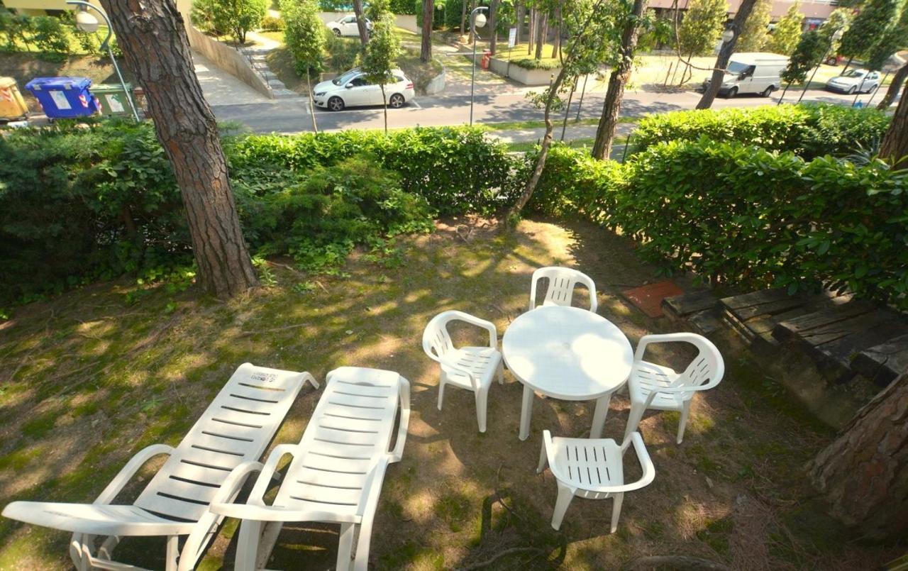 Апартаменты Flat In Lignano Pineta Линьяно-Саббьядоро Экстерьер фото