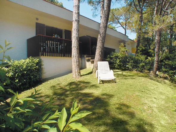 Апартаменты Flat In Lignano Pineta Линьяно-Саббьядоро Экстерьер фото